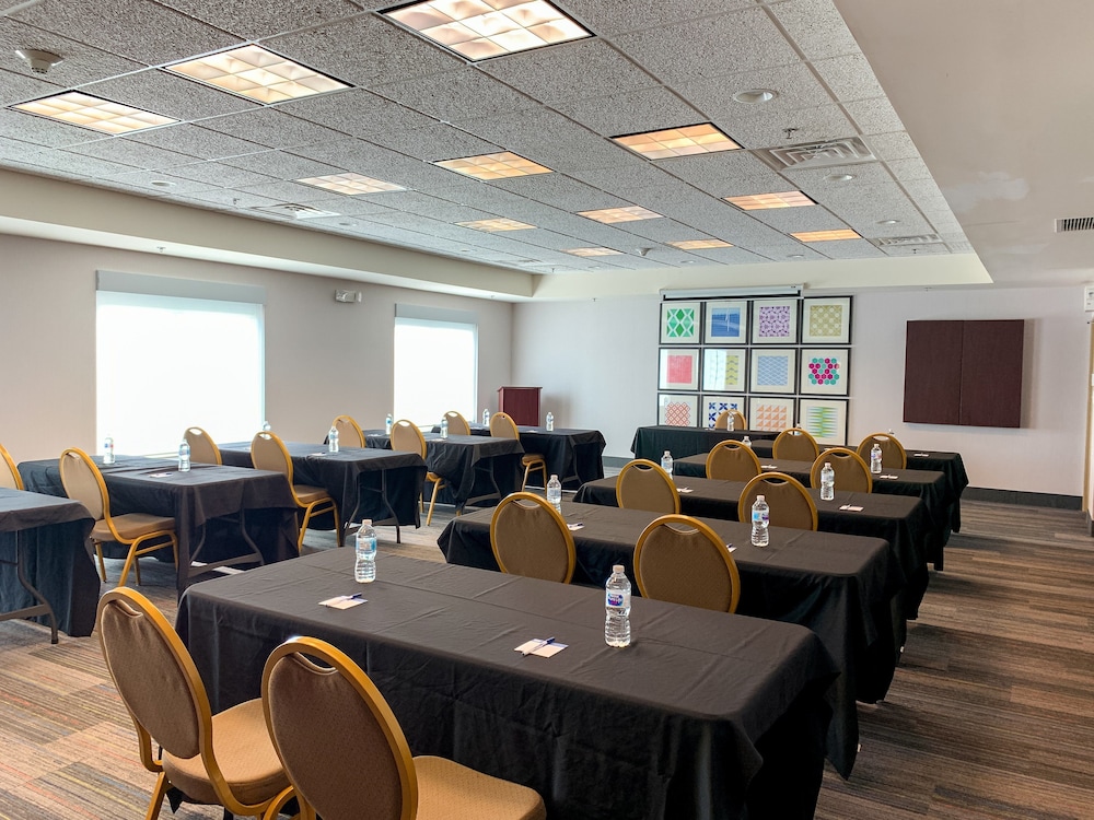 holiday inn express and suites lexington dtwn area keenland by ihg