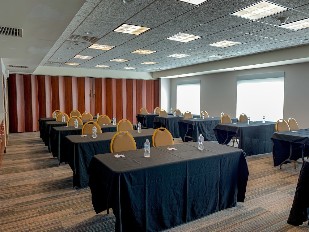 holiday inn express and suites lexington dtwn area keenland by ihg