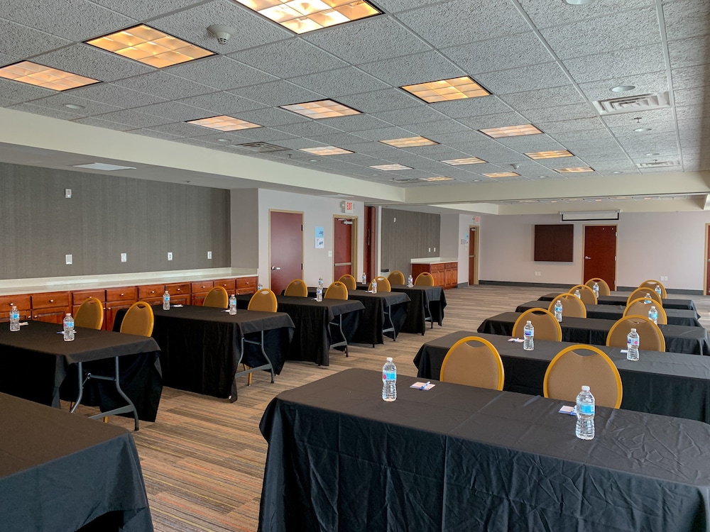 holiday inn express and suites lexington dtwn area keenland by ihg