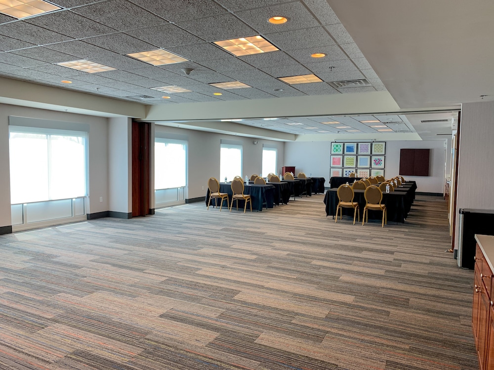 holiday inn express and suites lexington dtwn area keenland by ihg