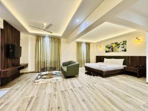 super the grand imperial pune