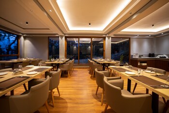 yashshree pelling chekhim retreat