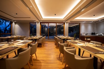 yashshree pelling chekhim retreat