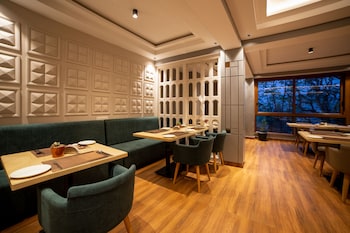 yashshree pelling chekhim retreat