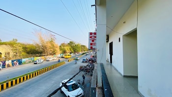 hotel bamleshwari