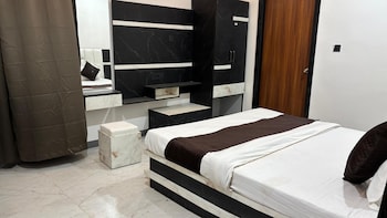 hotel shree ashtavinayak grand