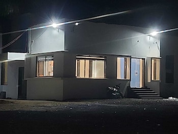 hotel shree ashtavinayak grand