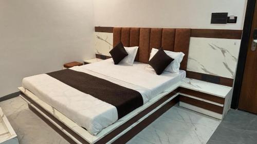 hotel shree ashtavinayak grand