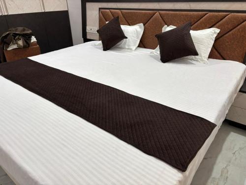 hotel shree ashtavinayak grand