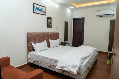 Hotel Shree Narayan,,3 star