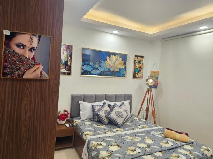 ultra luxury 1bhk 1121 flat by bliss stay