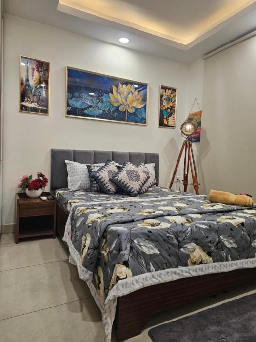 ultra luxury 1bhk 1121 flat by bliss stay