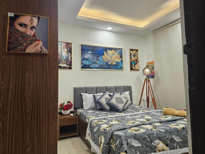 ultra luxury 1bhk 1121 flat by bliss stay