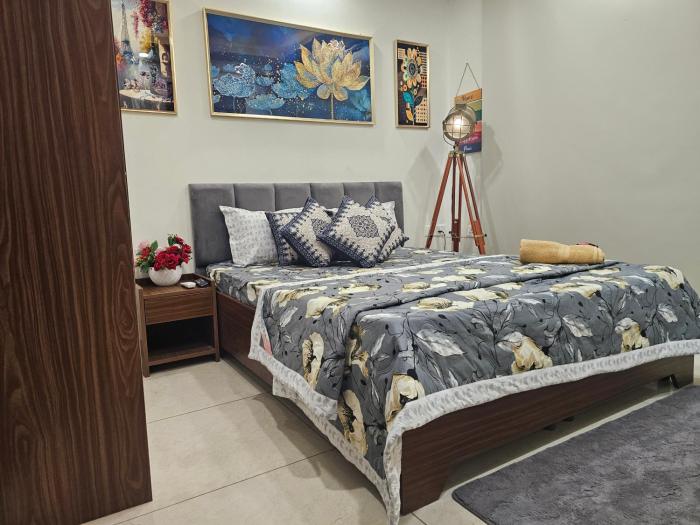 ultra luxury 1bhk 1121 flat by bliss stay