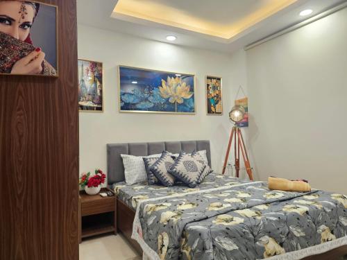 ultra luxury 1bhk 1121 flat by bliss stay