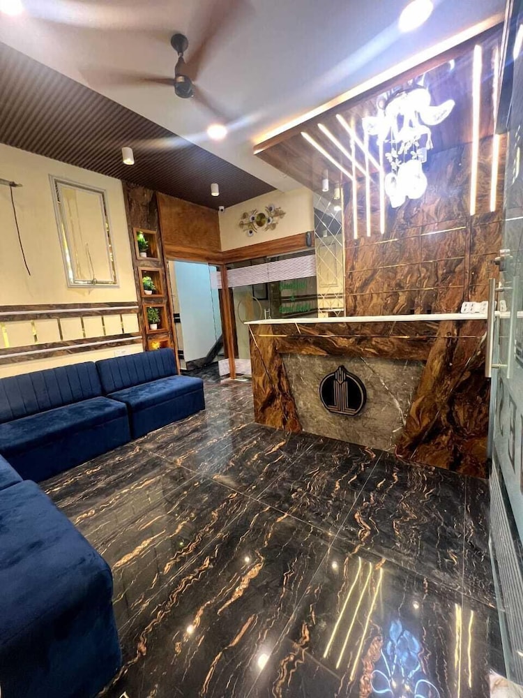 hotel sky suites sahar cargo