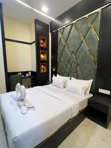 hotel sky suites sahar cargo