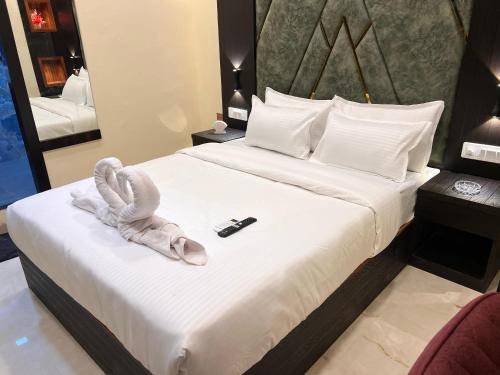 Hotel Sky Suites-Sahar Cargo,,3 star