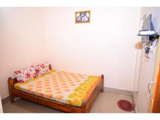 dhamstay hotel star lodge near beach puri