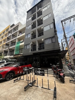 Leon's Loft House,,2 star