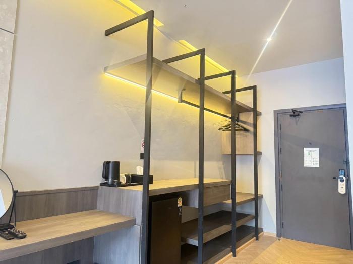 leons loft house