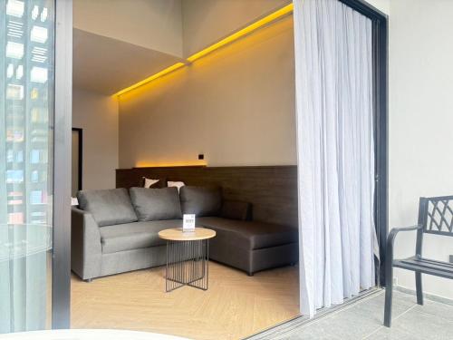 leons loft house