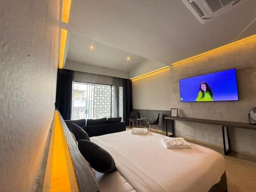 leons loft house