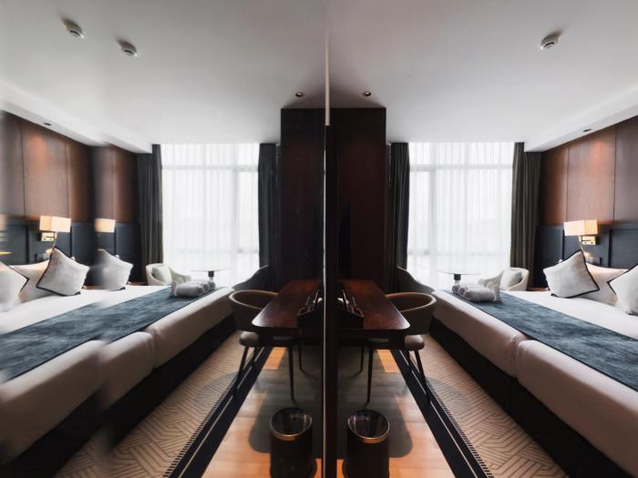 moon hotel