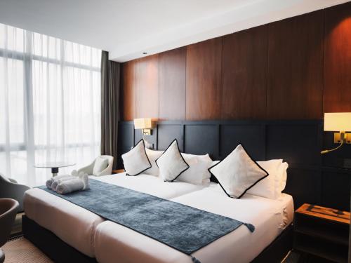 moon hotel