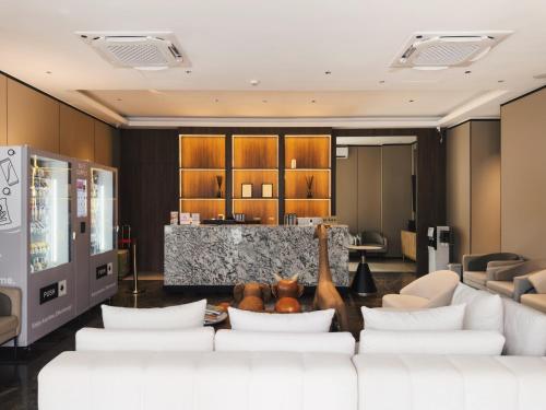 moon hotel