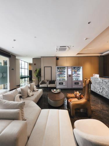 moon hotel