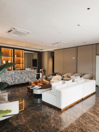 moon hotel