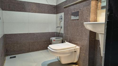 Hotel Krishna Palace,,2 star