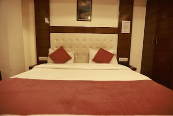 nova mayfield hotel at mall road
