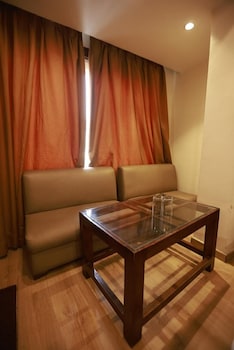 nova mayfield hotel at mall road