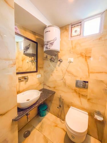 Nova Mayfield Hotel At Mall Road,,2 star