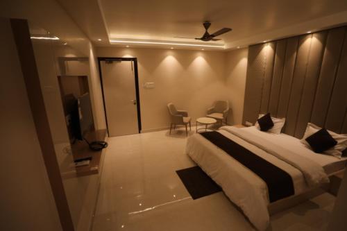 Hotel Maya Crystal,,2 star