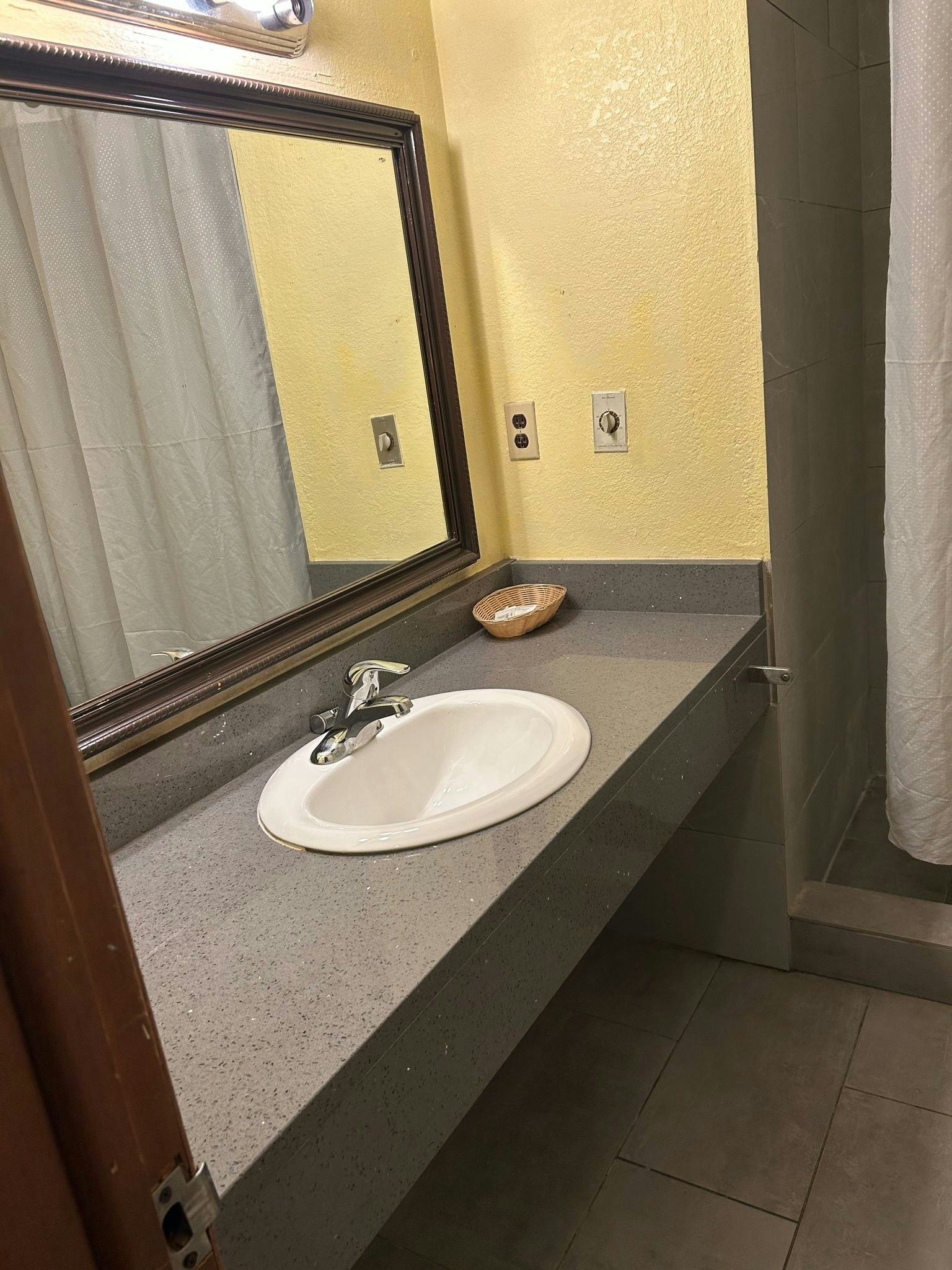 hillcrest motel by oyo aurora in near lawrenceburg