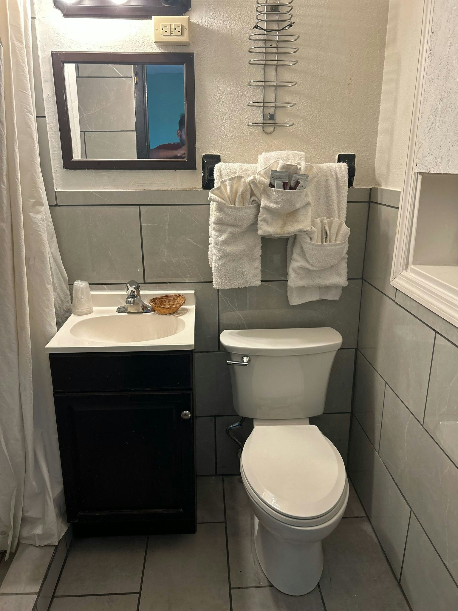 hillcrest motel by oyo aurora in near lawrenceburg