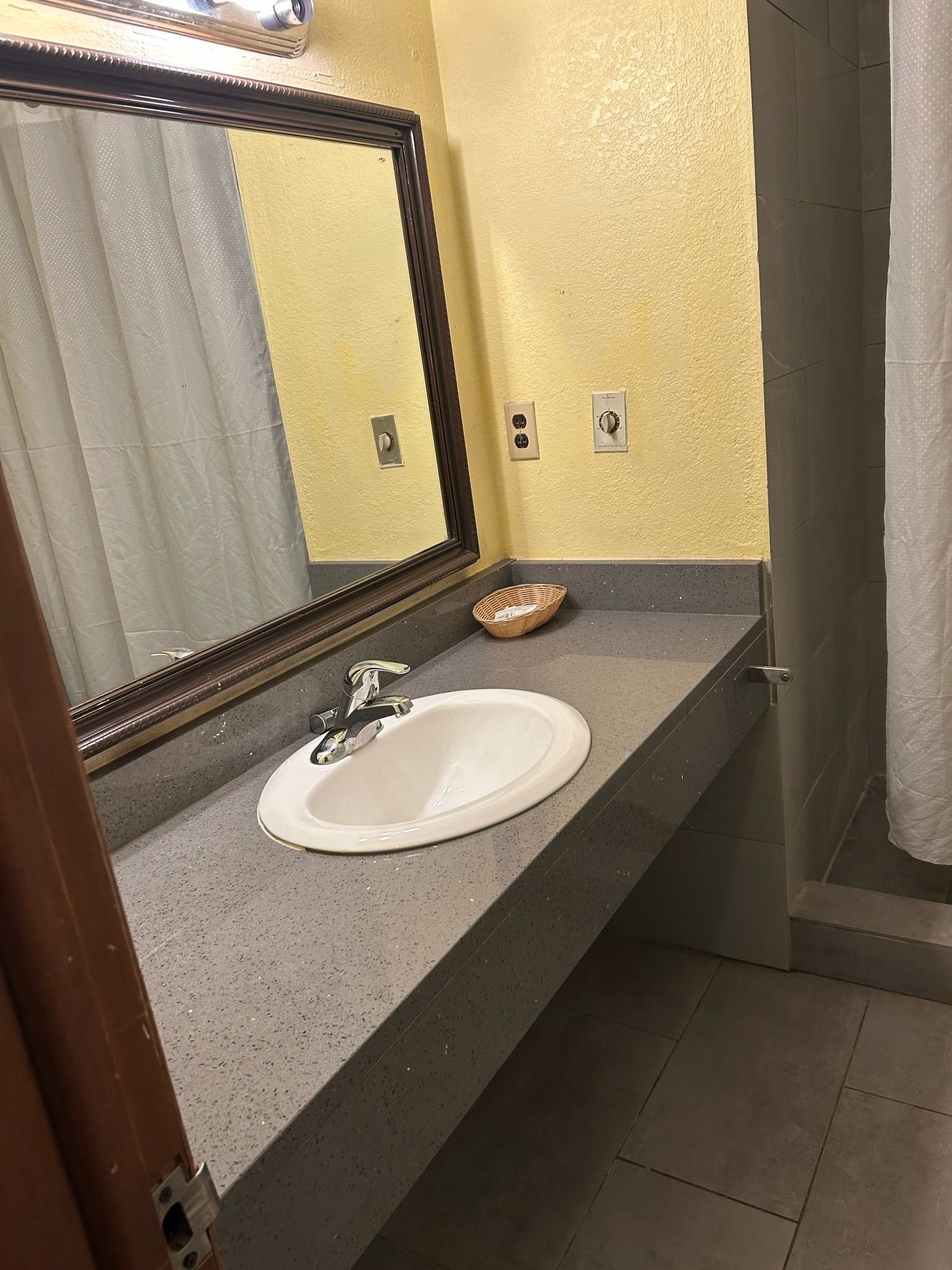 hillcrest motel by oyo aurora in near lawrenceburg