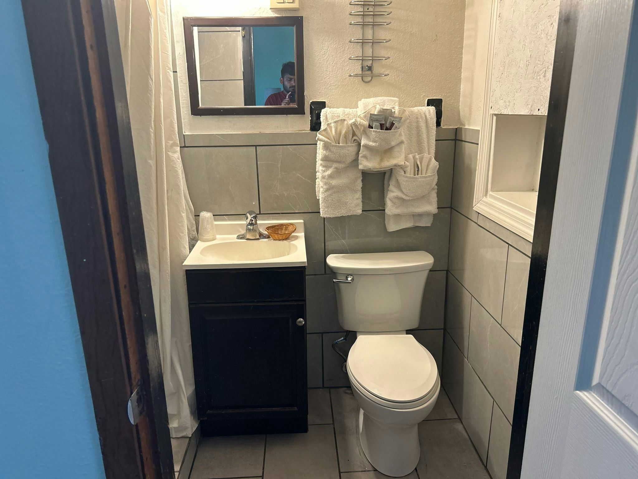 hillcrest motel by oyo aurora in near lawrenceburg