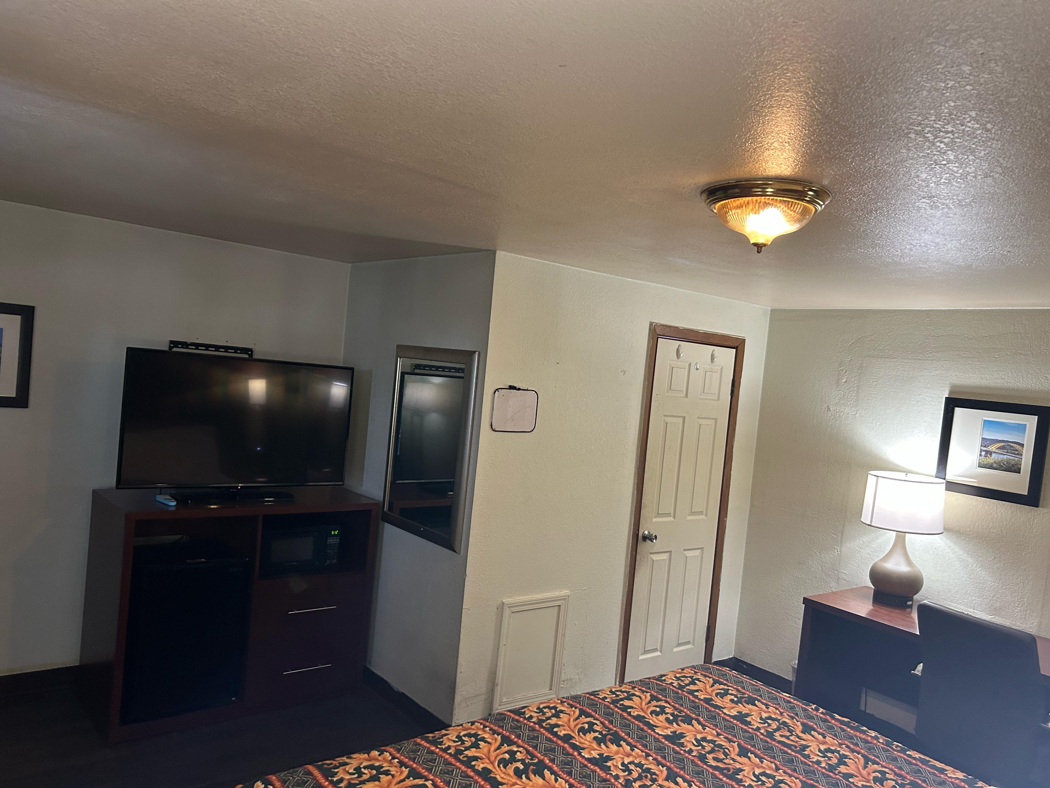 hillcrest motel by oyo aurora in near lawrenceburg