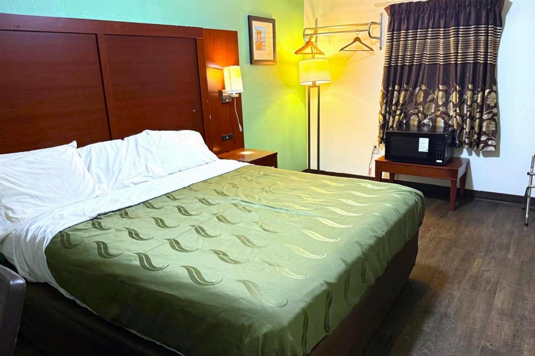 hillcrest motel by oyo aurora in near lawrenceburg