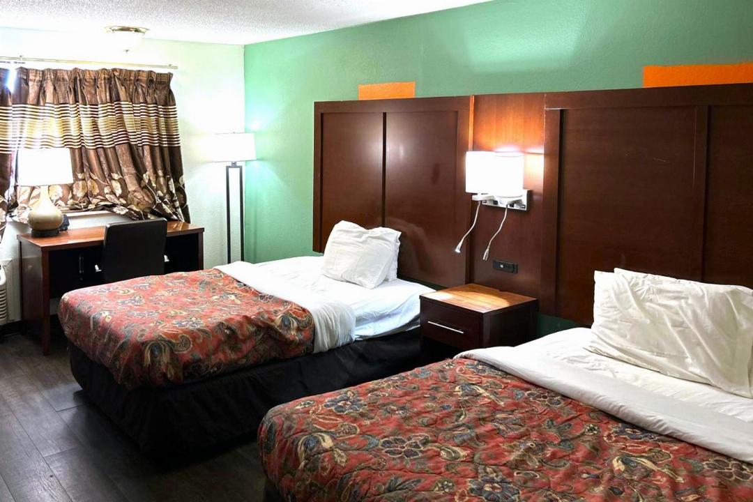hillcrest motel by oyo aurora in near lawrenceburg