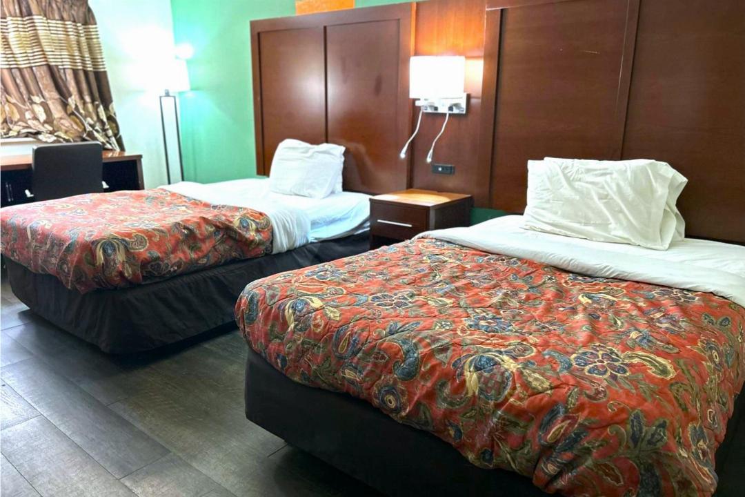 hillcrest motel by oyo aurora in near lawrenceburg