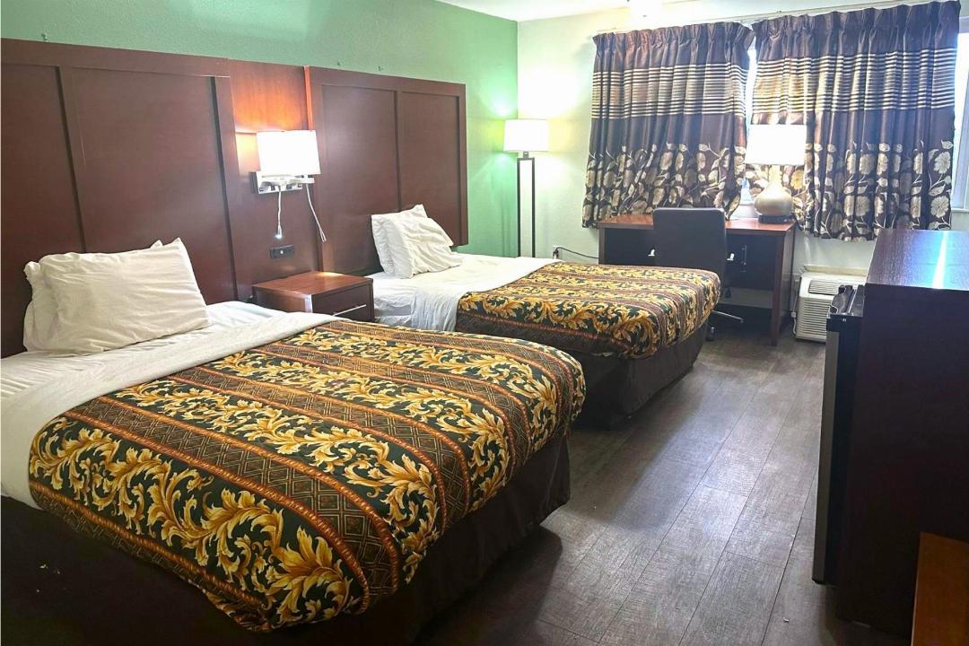 hillcrest motel by oyo aurora in near lawrenceburg