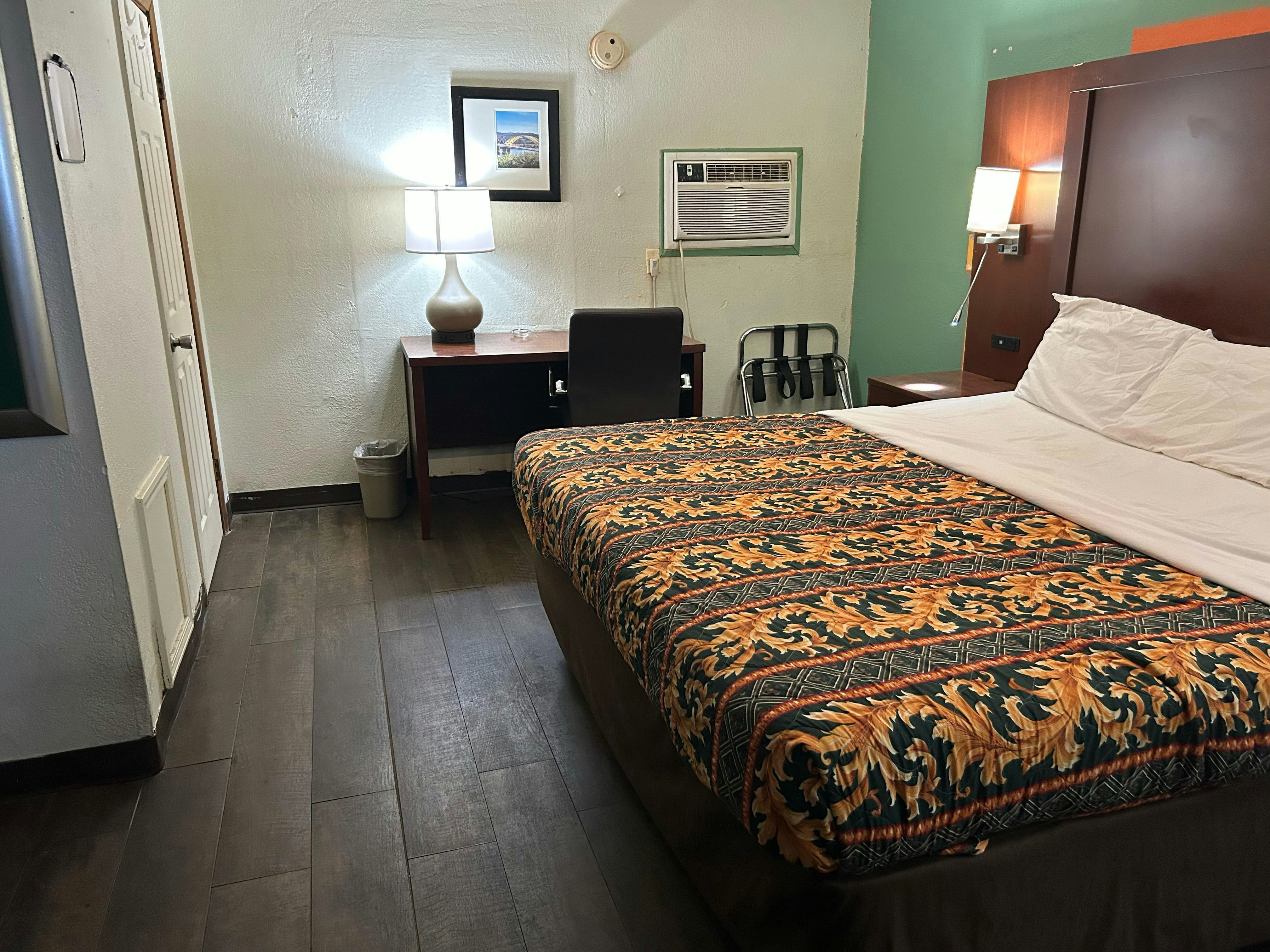 hillcrest motel by oyo aurora in near lawrenceburg