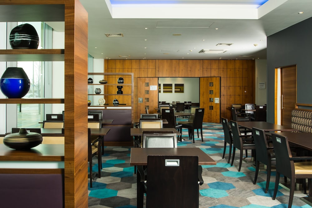 holiday inn express lincoln city centre an ihg hotel