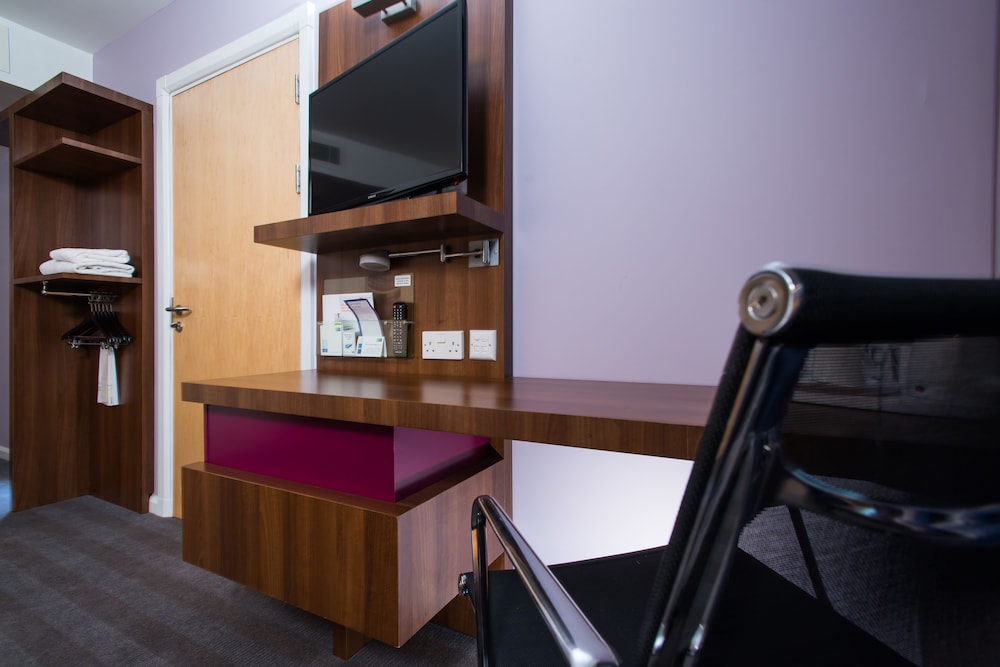 holiday inn express lincoln city centre an ihg hotel