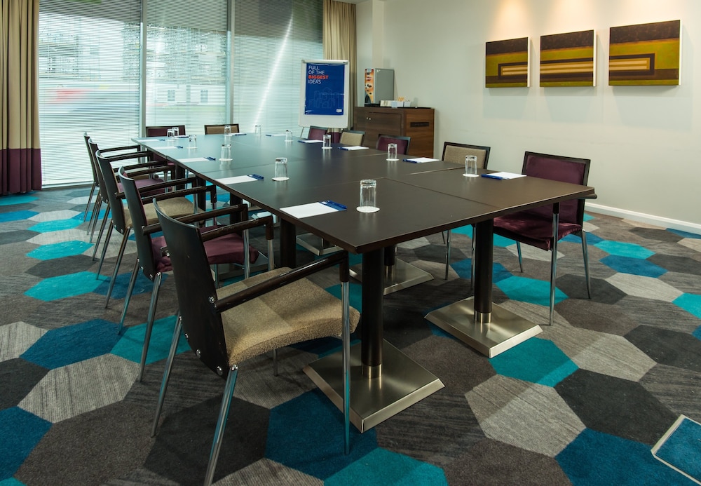 holiday inn express lincoln city centre an ihg hotel